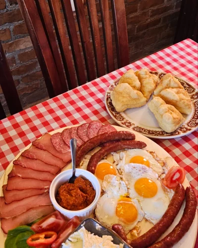 ručak u restoranu